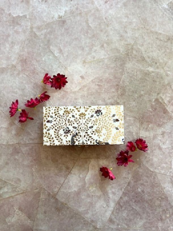 Peshkari Gold Gaddi Box